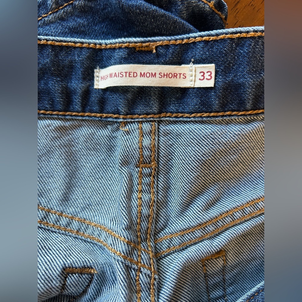 Levi's Women's High Waisted Mom Shorts
#11 - Picture 6 of 7
